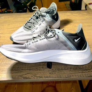 Nike Women’s Size 10, Men’s Size 8 Shoes